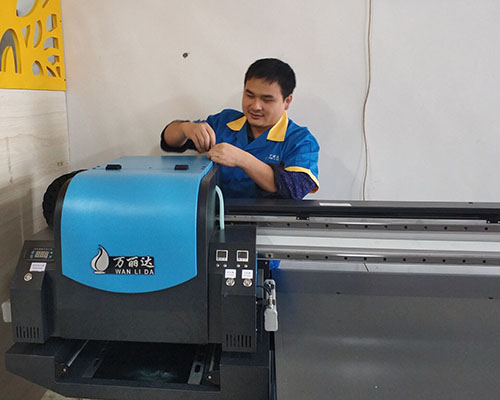 登騰技術(shù)工程師講解：uv平板打印機(jī)打印錯位或小車不動故障