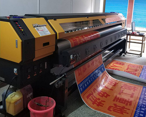 婁底精藝廣告：去年買一臺煥圖寫真機(jī) 今年裝一臺黑邁噴繪機(jī)