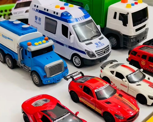 色彩鮮艷均勻 煥圖高清UV平板機(jī)提升異形玩具車印刷品質(zhì)