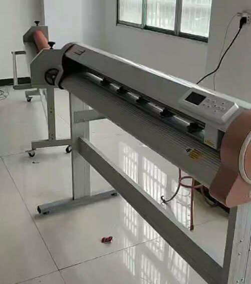 刻字機(jī)和覆膜機(jī)