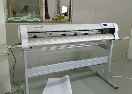 巡邊刻字機