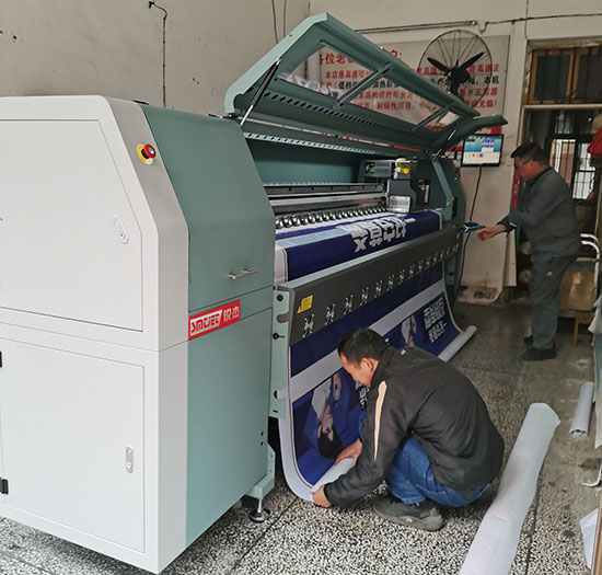 銳杰大型噴繪機(jī).jpg