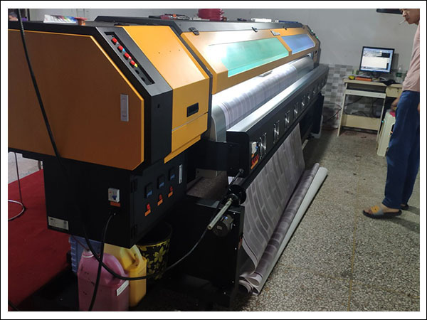 黑邁3.2米廣告噴繪機.jpg
