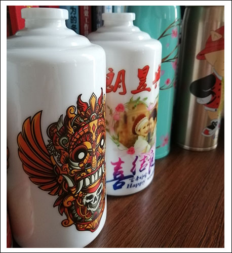 uv平板機(jī)打印的酒瓶.jpg