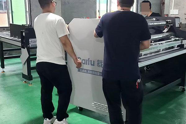 煥圖寫真機攜手切割機等多臺機器 助力婁底某廣告加工廠-2.jpg