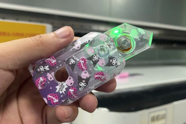 提高效率的玩具生產(chǎn) 煥圖UV平板機各材料異型打印毫無壓力.jpg